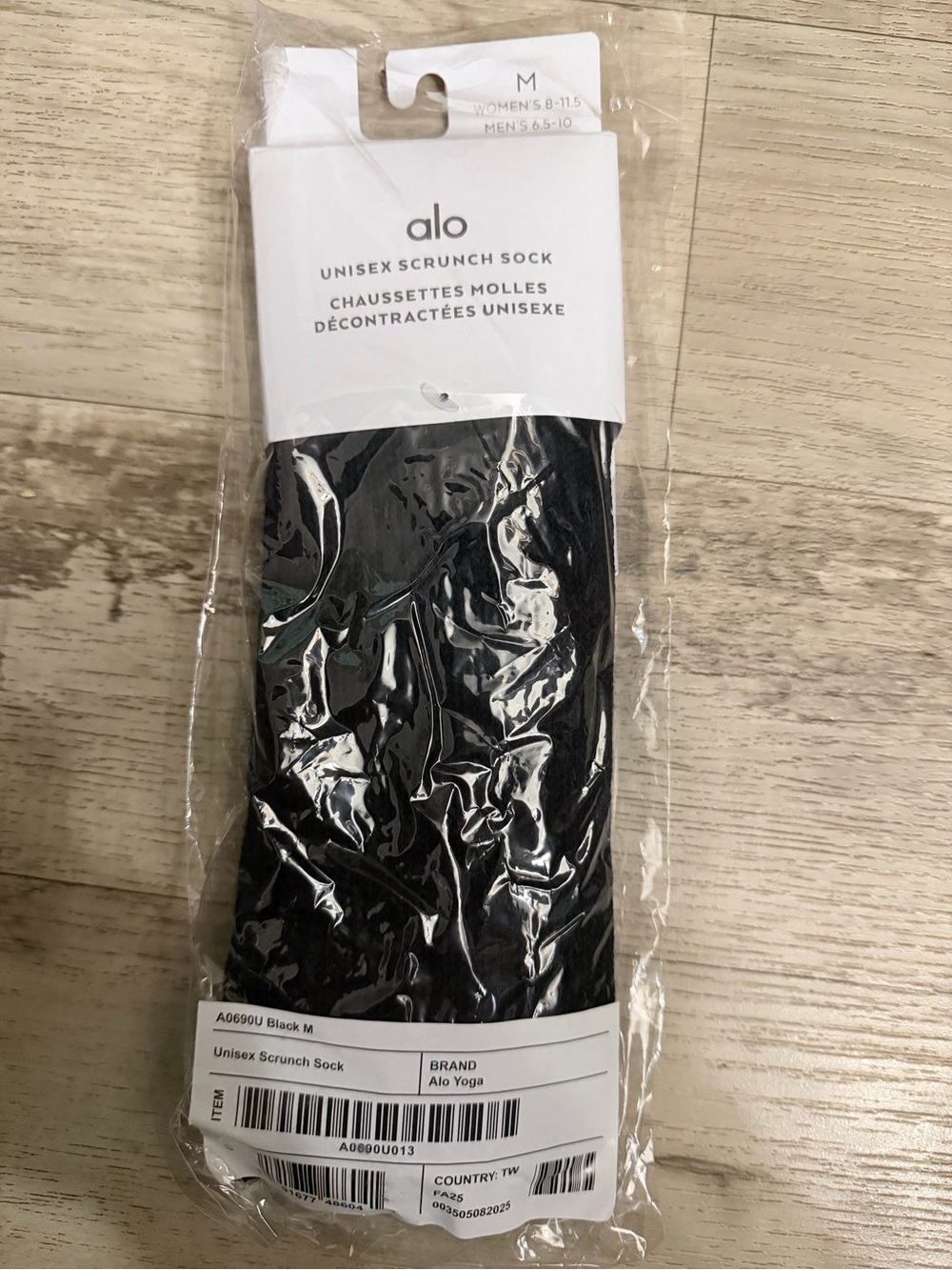 ALO Yoga Black Unisex Scrunch Socks